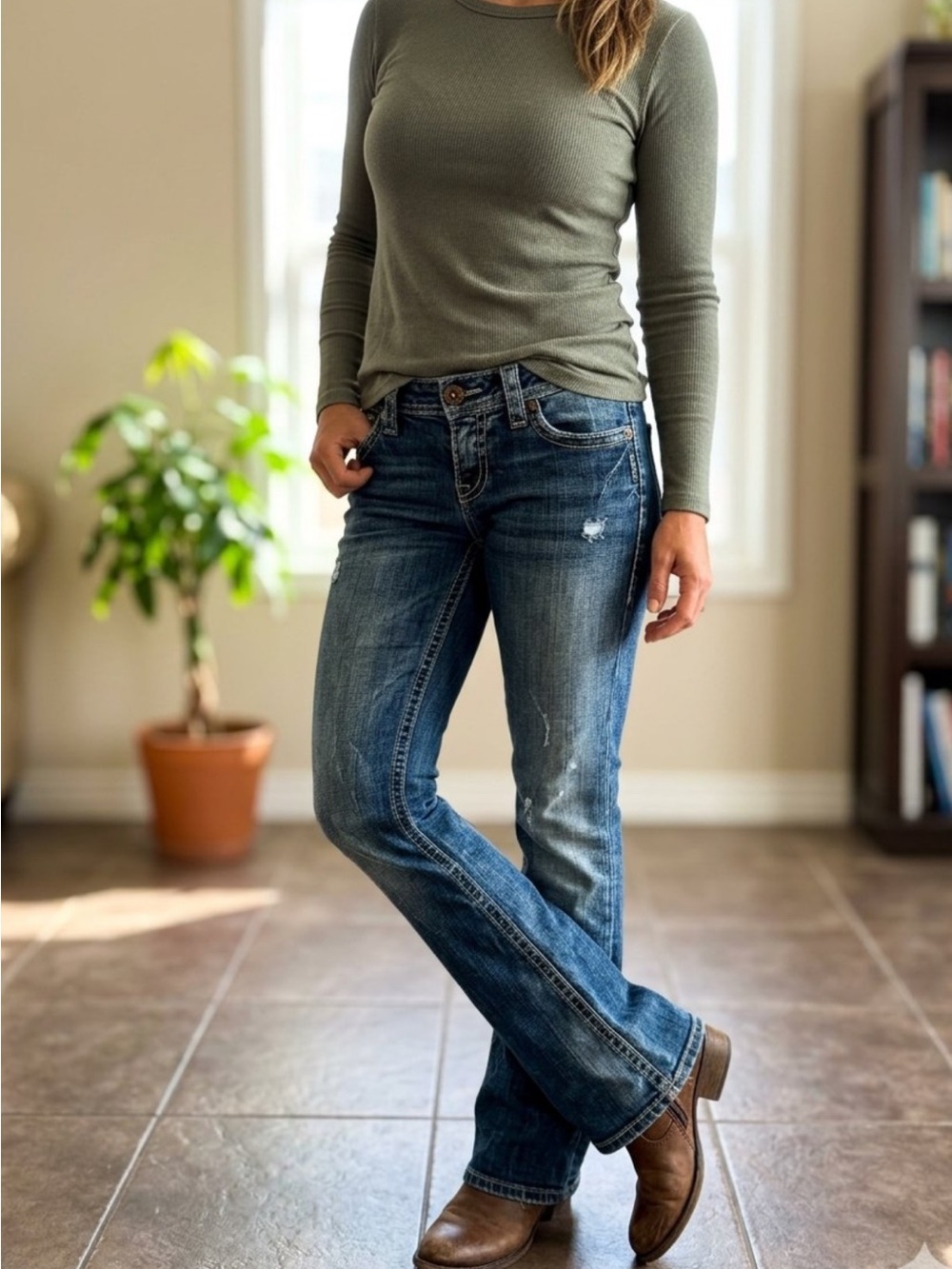 Silver Jeans Women's Boot Cut Denim in Washed Blue